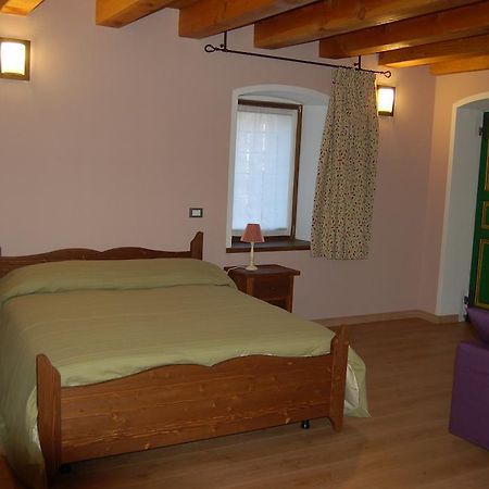 Il Nocciolo Bed and Breakfast Bard Exteriör bild