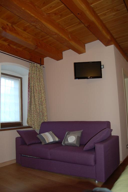 Il Nocciolo Bed and Breakfast Bard Exteriör bild