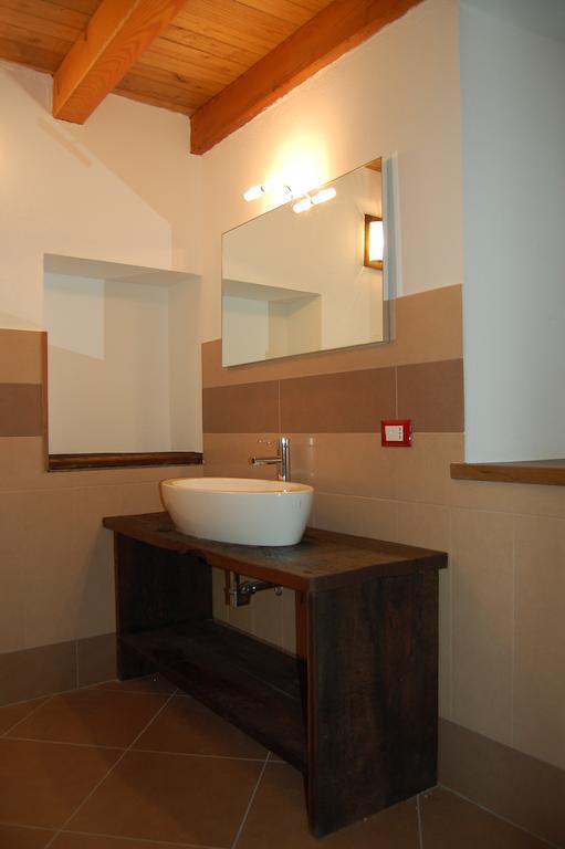 Il Nocciolo Bed and Breakfast Bard Exteriör bild