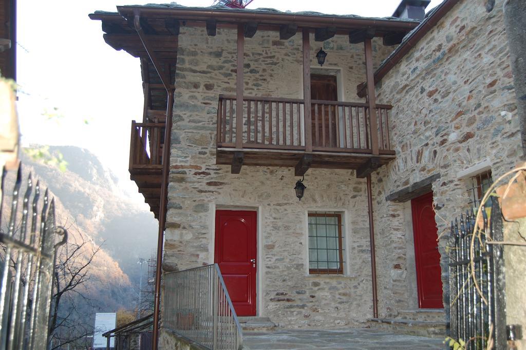 Il Nocciolo Bed and Breakfast Bard Exteriör bild