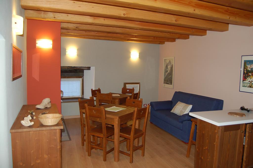 Il Nocciolo Bed and Breakfast Bard Exteriör bild